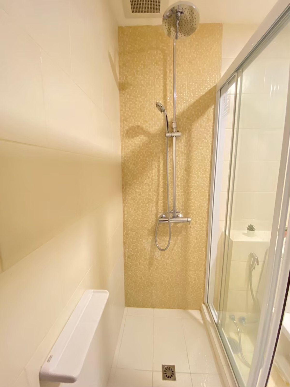 klang krung resort  30/67