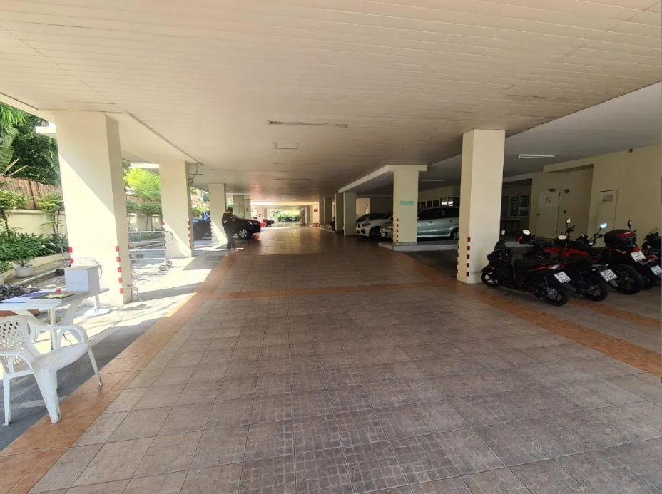 10/128 ( Baan Siri Sathorn - Yenakard )